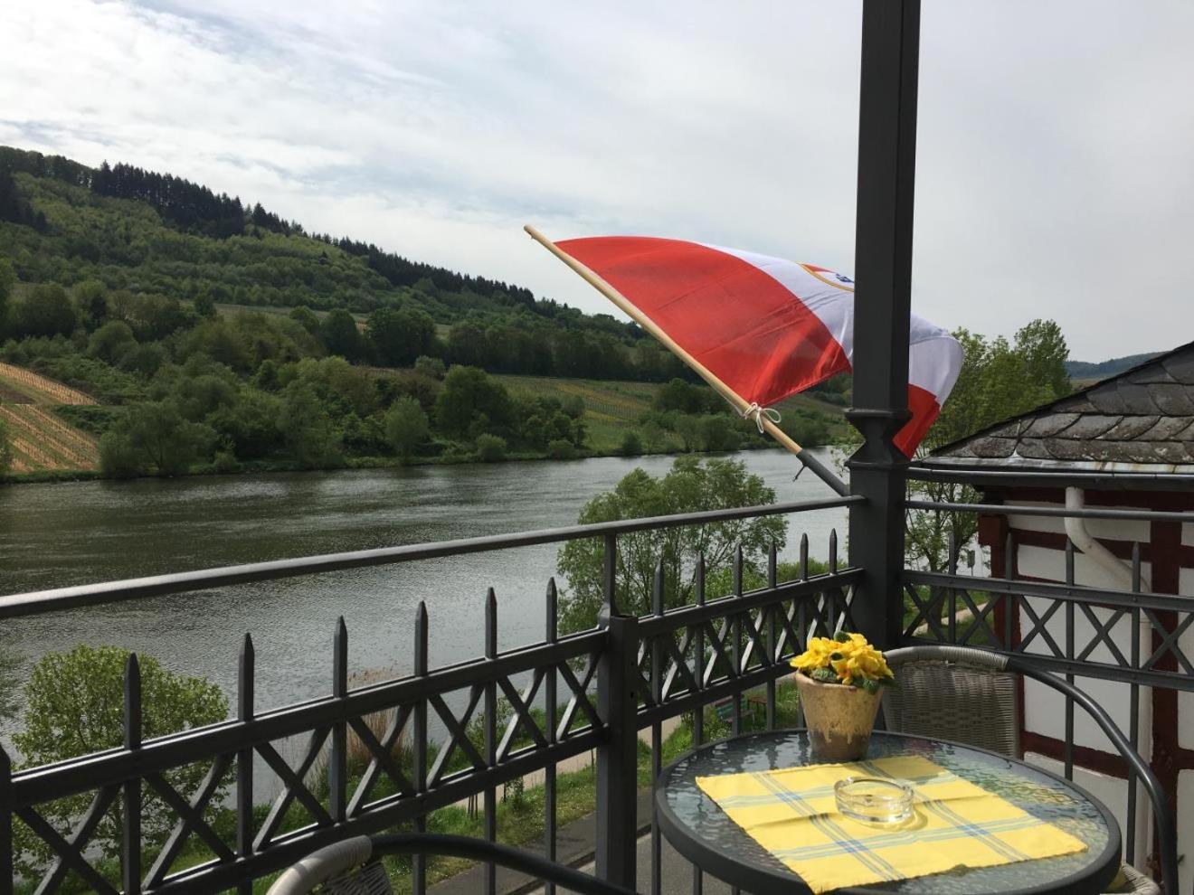 Ferienhaus Moselmerle Цел ан дер Мозел Екстериор снимка